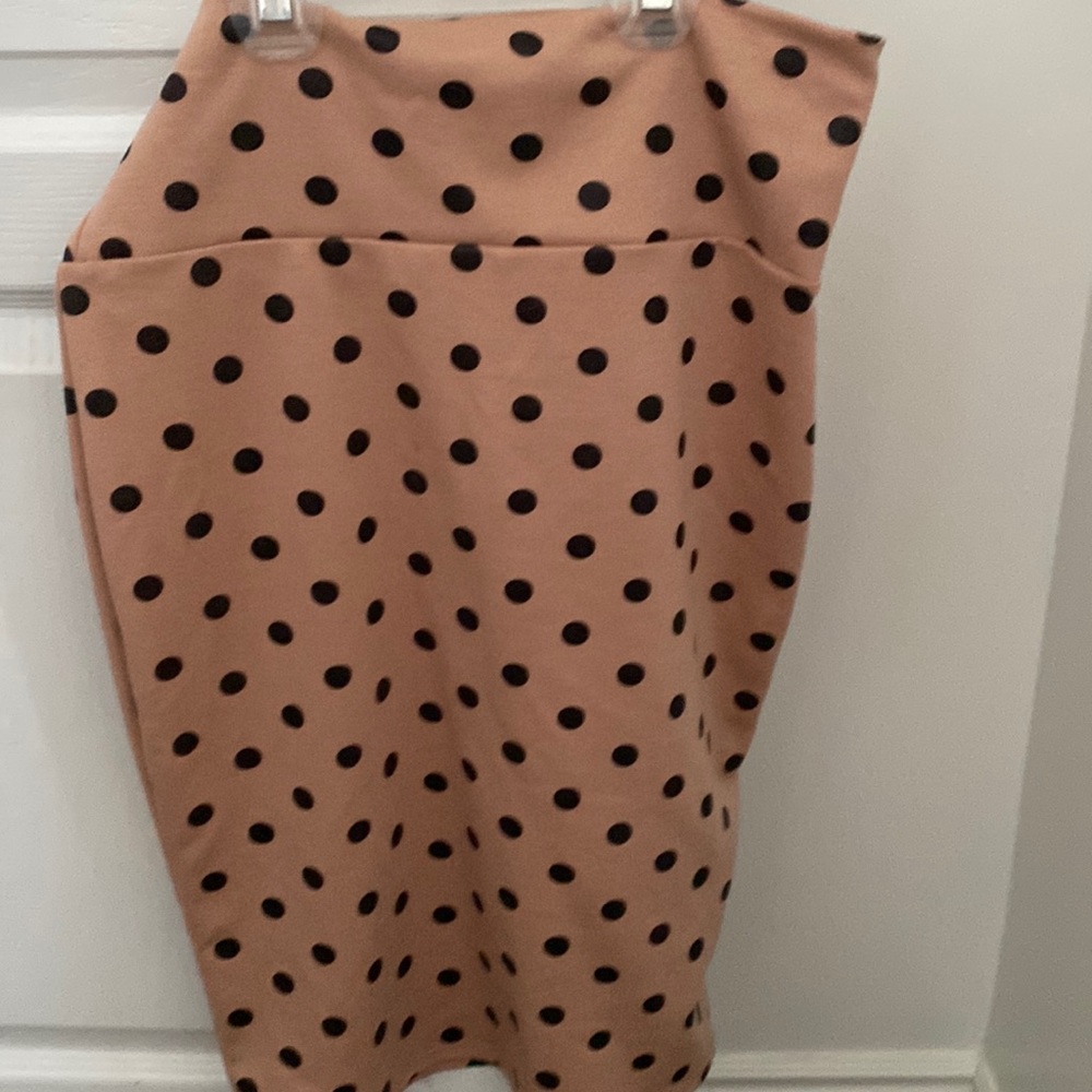 Poke-dot pencil skirt